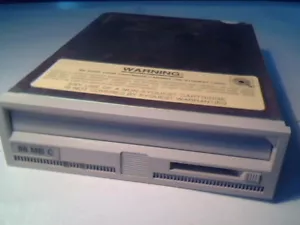 SyQuest 88 MB C 200MB Drive SCSI SQ5110C 61105-103 vintage - Picture 1 of 5