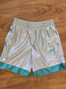Pantaloncini Nike vintage verdi taglia L grandi raso setoso anni 90 vita 26" bambina - Foto 1 di 3