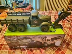 1:12 Scale 6x6 All-Terrain Military Radio Controlled Truck - Picture 1 of 3
