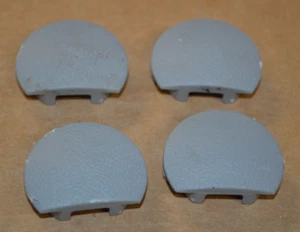 Chevy Equinox 2005-09 OEM consola central montaje pernos cubiertas tapas tapones de ajuste - Imagen 1 de 2
