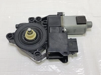 2015 Kia Sorento Power Window Motor Front Right Passenger OEM 82460-2P010 - Image 1 of 4