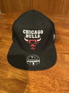 CHICAGO BULLS 1991 NBA FINALS MÜTZE MITCHELL & NESS DYNASTY TAILLIERT HERRENMÜTZE GRÖSSE 7 - Bild 1 von 11