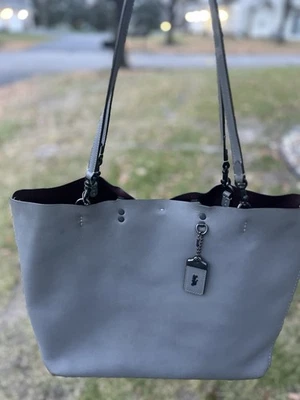 Bolso de Mano Coach 1941 Rogue Cuero Curtido Gris Oxblood 59136 Foto 1 de 4