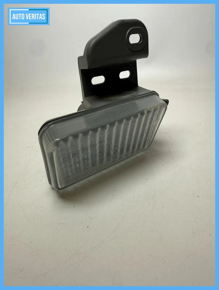 Original VW Polo (MK2) front fog lamps left front 867941702 - Image 1 of 4