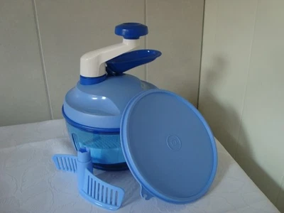 Tupperware Quick Chef 2 mit Deckel Zerkleinerer Kl. Küchenmaschine blau oder gel - Bild 1 von 4