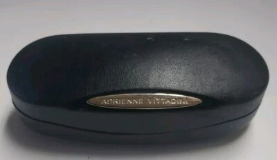 Adrienne Vittadini 眼镜盒黑色皮革硬质保护壳银色标志板  — 第 1/4 张图片