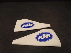 CUBIERTAS DE CONTROL KTM DE CUERO BLANCO - Imagen 1 de 6