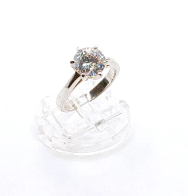 Impresionante anillo solitario de plata de ley .925 enchapado en rodio de 2,5 quilates R16 Foto 1 de 4