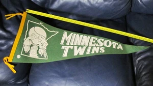 Vintage Minnesota Twins Green Pennant - Picture 1 of 7