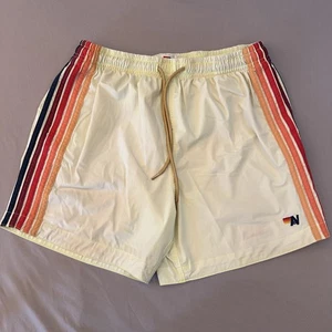 Pantaloncini da bagno Aviator Nation uomo 32 pantaloncini da tavola a righe arcobaleno retrò California - Foto 1 di 13