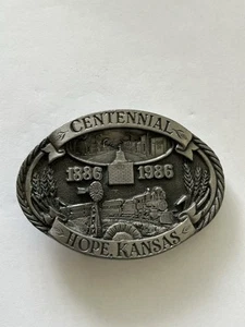 1986 Hope, Kansas Centennial Commemorative Gürtelschnalle Zinn - Bild 1 von 8