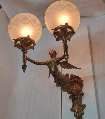 Aplique de pared vintage Art Deco de latón sirena - accesorio de iluminación antiguo de latón Foto 1 de 4