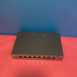 TP-LINK TL-SG108 8-Port Switch 10/100/1000Mbps Switch + power adapter - Picture 1 of 4