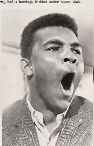 CASSIUS CLAY también conocido como MUHAMMAD ALI BOXING HOFer FOTO ORIGINAL DE ALAMBRE 28 DE FEBRERO DE 1964 - Imagen 1 de 2