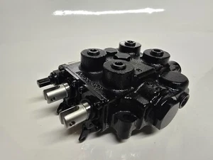 2 Spool 25 GPM Prince RD522EEAA5A4B1 Motor Spool Valve 9-6760 - Picture 1 of 3