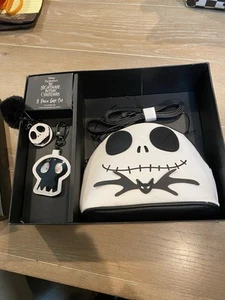 Disney NIB Nightmare Before Christmas 3 Piece Set Mini Crossbody + 2 Bag Charms - Picture 1 of 13