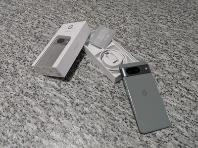 Google Pixel 8 5G - 128GB - Grigio Verde Hazel - Sbloccato, Usato pari al nuovo - Immagine 1 di 4