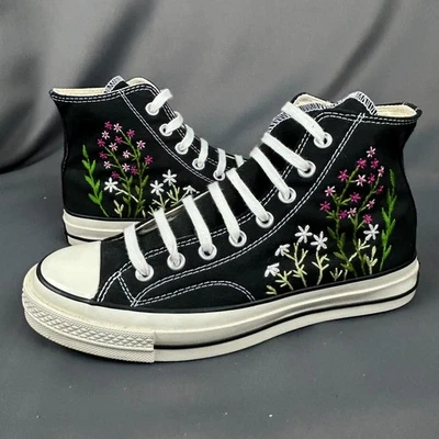 Zapatillas altas Converse negras con bordado floral talla W 10,5 M 8,5 NUEVAS Foto 1 de 4