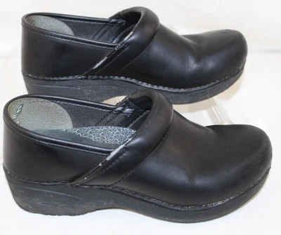 Dansko XP 2.0 Black Leather Clogs Size 37 Professional Slip On Comfort Shoes - Image 1 of 4