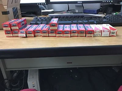 Tubos electrónicos Raytheon tubos de radio de televisión electrónica múltiples variaciones Foto 1 de 4