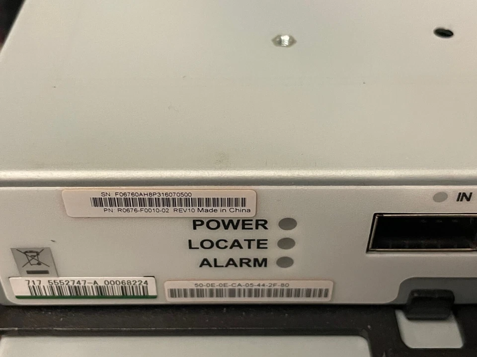 Módulo de E/S Hitachi 5552747-A R0676-F0010-02 / 717 00015701 Foto 1 de 1