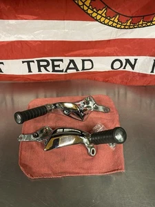 Used OEM 2003-2017 Victory Motorcycle Passenger Pegs Mounts Vegas Kingpin Chrome - Picture 1 of 13