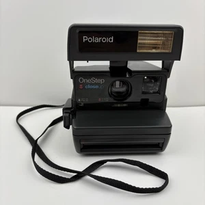 Polaroid One Step Close Up 600 Instant Film Camera With Carrying Strap - Picture 1 of 8