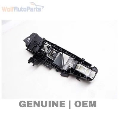 Mercedes-Benz E450 2019-2023 - Soporte de manija exterior delantero izquierdo para puerta Foto 1 de 4