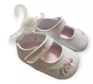 Wee Kids by Trimfoot White Mary Janes with Flower Embroidery Baby Size 1 2 3 - Picture 1 of 1
