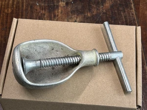 Antiker schwerer Metall Nussknacker - Schraubdreher - Bild 1 von 4