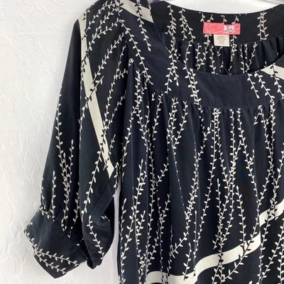 Lux Short Sleeved 100% Silk Black Scoop Neck Blouse XS - Image 1 of 4