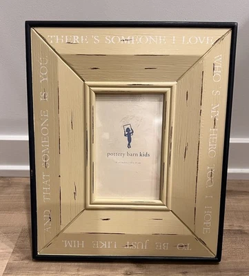Moldura de madeira Pottery Barn Kids angustiada “mensagem de herói” em torno de 4x6 nova sem caixa - Imagem 1 de 4