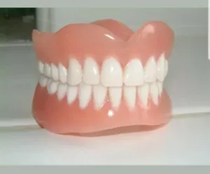 Zahnprothese,zahnersatz,prothese, oberkiefer,unterkiefer, dental,Gebiss,dentures - Bild 1 von 1