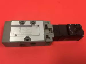 BOSCH - P/N: 0 820 018 004 - Solenoid Valve - Picture 1 of 4