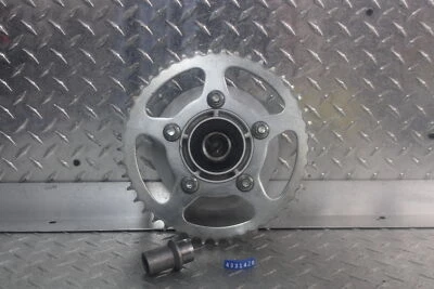 Piñón trasero Suzuki SV650S 2001 64611-19F00 64511-32C00 45T Foto 1 de 4