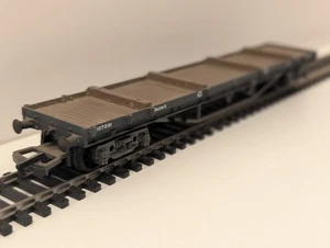 Mainline Railways GWR Bogie Bolster Wagon – BR Grey Livery – OO Gauge - Picture 1 of 7