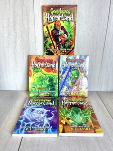 Gänsehaut HorrorLand Lot R.L. Stine 5 Bücher Chiller House Spukmaske - Bild 1 von 8