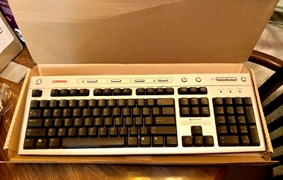 COMPAQ DESKTOP PS2 WIRED COMPUTER KEYBOARD - BLACK & SILVER - Image 1 of 2