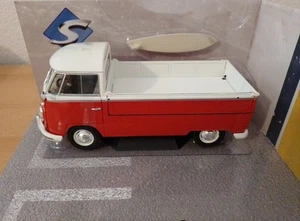 PLATAFORMA VW T 1 "BULLI", CON TABLA DE SURF, SOLIDO, ROJO/BLANCO, 1:18, EMBALAJE ORIGINAL, COMO NUEVA. - Imagen 1 de 13