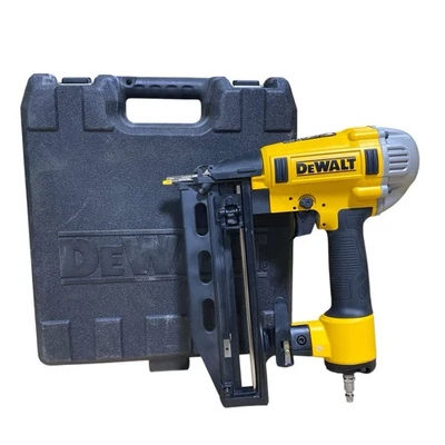 Pregador de acabamento Dewalt DWFP71917 pneumático calibre 16 2-1/2" com estojo de transporte - Imagem 1 de 4