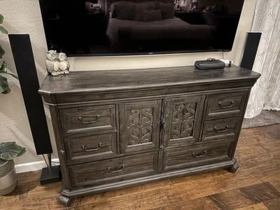 *** Altavoces Bang & Olufsen B&O BeoLab 8002 negros y plateados alimentados por hielo *** Foto 1 de 3