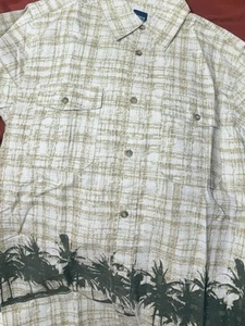 Men’s Basic Editions Short Sleeve Button Down Shirt Size Small - Picture 1 of 7