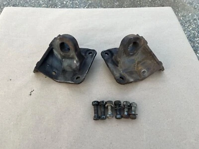 Suportes de montagem de braço raio dianteiro Ford Truck 1967-1972 2wd 67-72 F100 F250 - Imagem 1 de 4