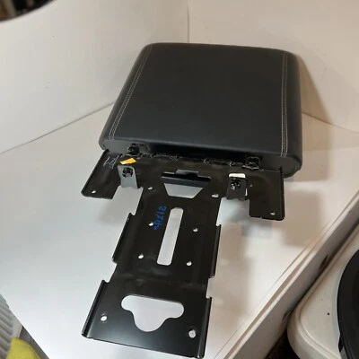 2021 FORD F150 LEATHER FRONT CONSOLE ARMREST LID COVER BLACK OEM - Изображение 1 из 4