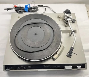 Technics SL-220 Frequency Generator Servo Automatic Turntable FOR PARTS / REPAIR - Picture 1 of 9