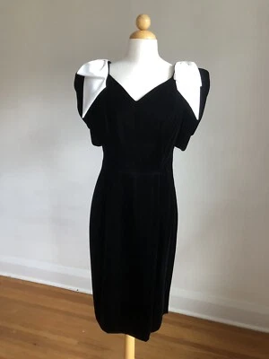 IMPRESIONANTE VESTIDO FORMAL AJUSTADO LAZOS SATINADO BLANCO TERCIOPELO TARDÍO EDICIÓN TARDÍA DE COLECCIÓN 14 Foto 1 de 4