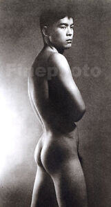 Années 1960 TAMOTSU YATO Vintage Japon HOMME NU butt Muscle Photo Art 12x16