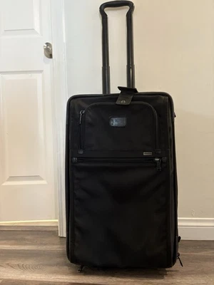 Tumi Alpha II Black 4-Wheeled Spinner Carry-On Suitcase Expandable Luggage - Image 1 of 4