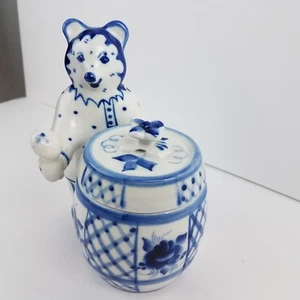 Handbemaltes blau weißes PORZELLAN HONIGGLAS mit Bär Figur Künstler signiert RUSSLAND  - Bild 1 von 10