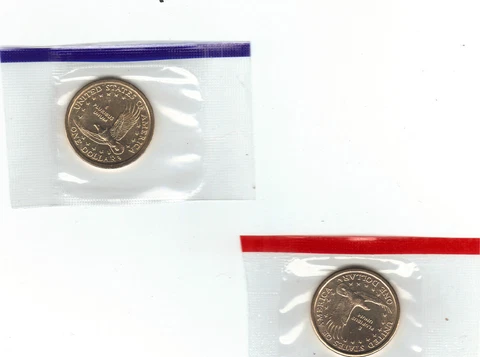 2005 P+D UNCIRCULATED SACAGAWEA DOLLAR STILL IN MINT CELLO NICE L@@K Cover